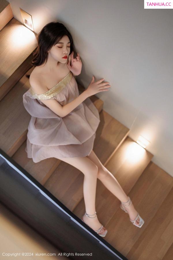   [XiuRen]高清写真图 2024.11.11 No.9426 初梦瑶 美腿性感第79张图片